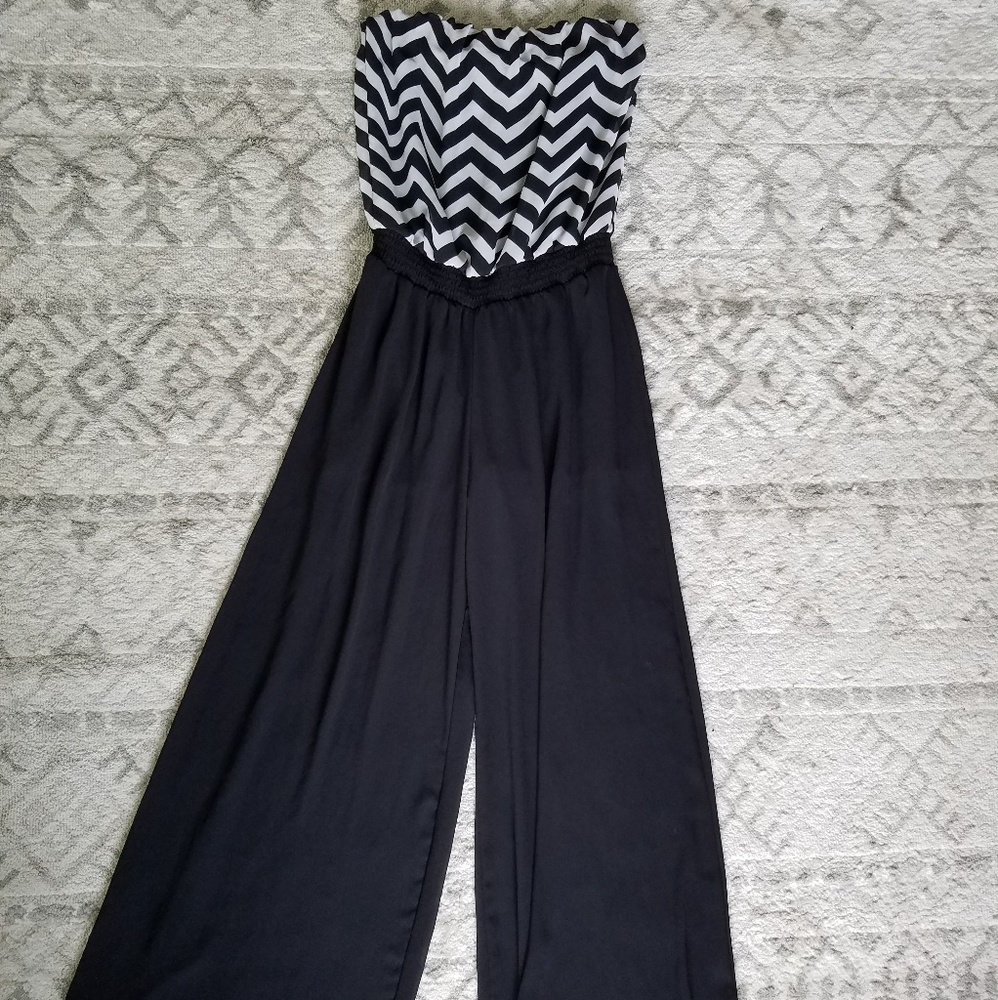 Black and white Chevron jumpsuit size Large